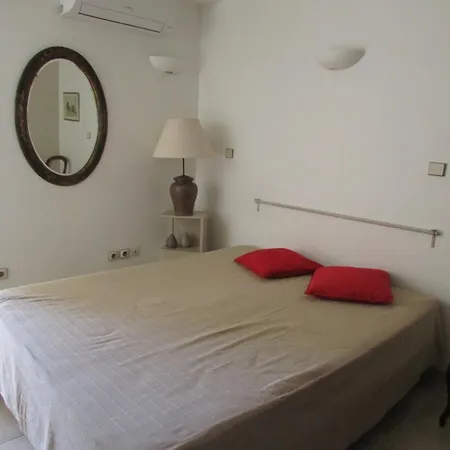Apartment Le Lavandou: Splendide T3 Avec Terrasse, Climatisation, Wifi Et Parking - Fr-1-803-3 Le Lavandou