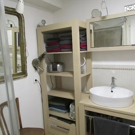 Le Lavandou: Splendide T3 Avec Terrasse, Climatisation, Wifi Et Parking - Fr-1-803-3