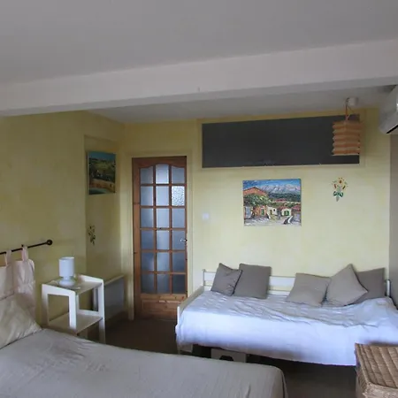 Le Lavandou: Splendide T3 Avec Terrasse, Climatisation, Wifi Et Parking - Fr-1-803-3 Apartment *